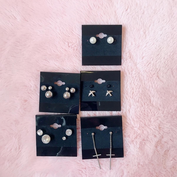 Jewelry - Set of five, Hon style  Earrings
